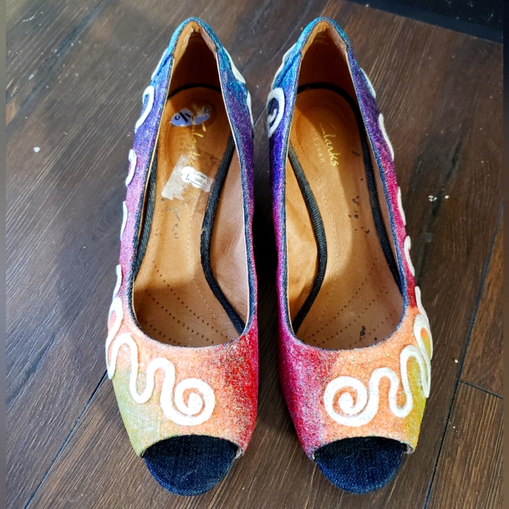 Clark's sunset inspired glitter open toe wedge, size 8.5